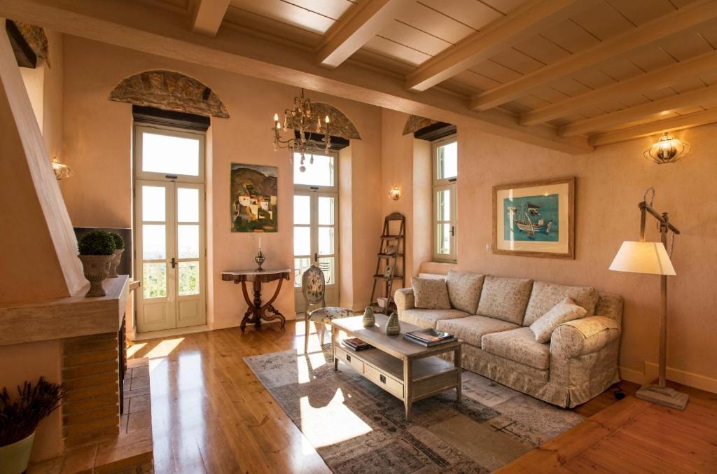 Kyparissia Old Town Lodge With Amazing Sea View Экстерьер фото