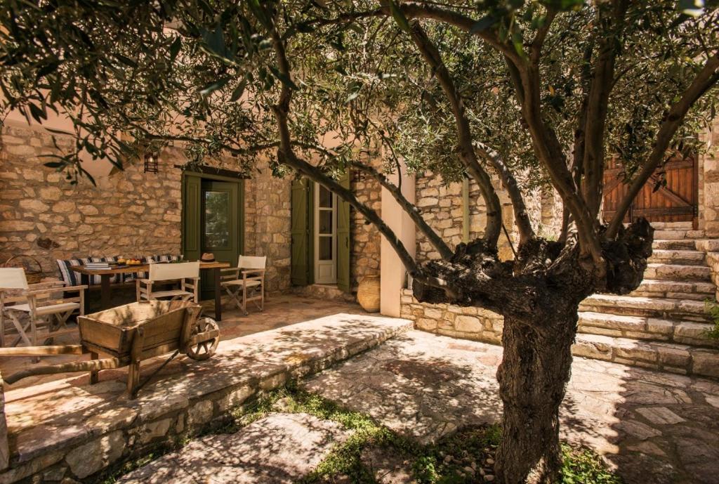 Kyparissia Old Town Lodge With Amazing Sea View Экстерьер фото