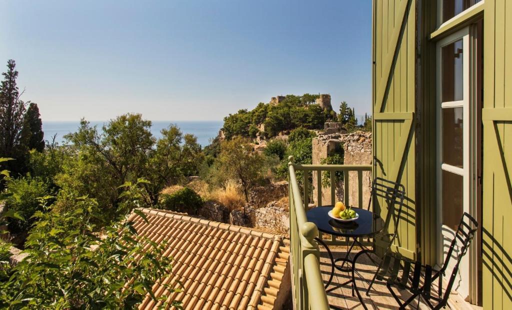 Kyparissia Old Town Lodge With Amazing Sea View Экстерьер фото